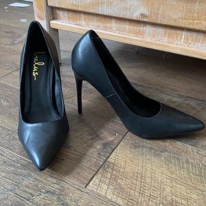 Lulus pointed toe black pumps